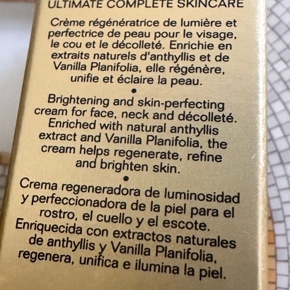 Chanel SUBLIMAGE LE CREME LUMIERE BRIGHTENING X 2 tubes each of 5 ml - Picture 6 of 7